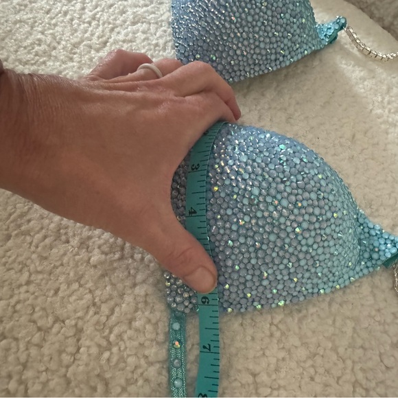 Dazzling Blue NPC Figure Suit - Picture 8 of 10